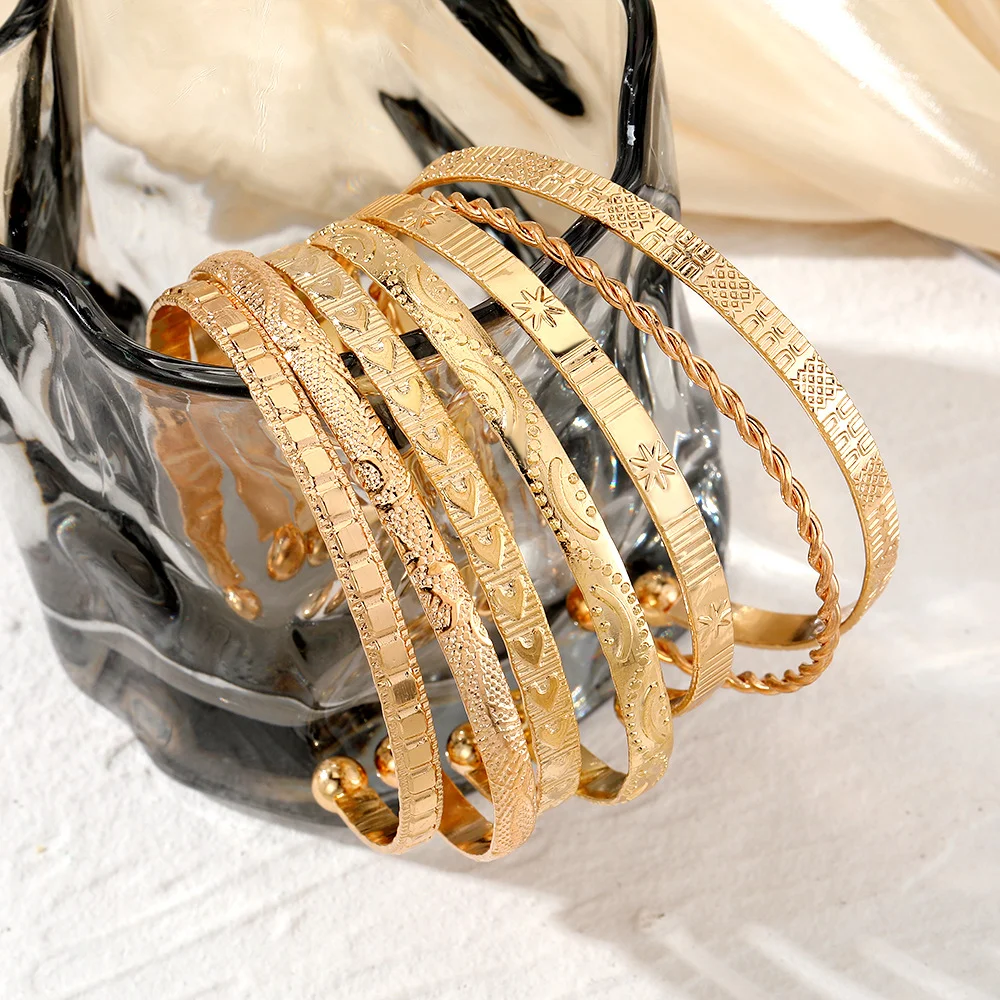 Bracelets Punk Dorés Tendance – Set 7 Pièces Cœur Gothique