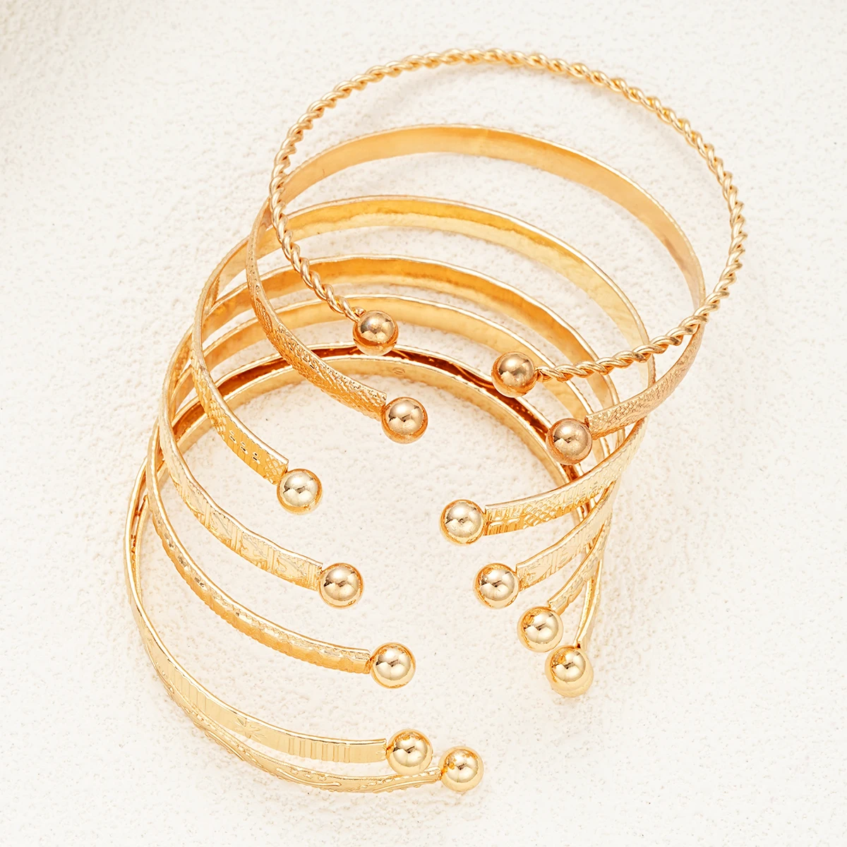 Bracelets Punk Dorés Tendance – Set 7 Pièces Cœur Gothique